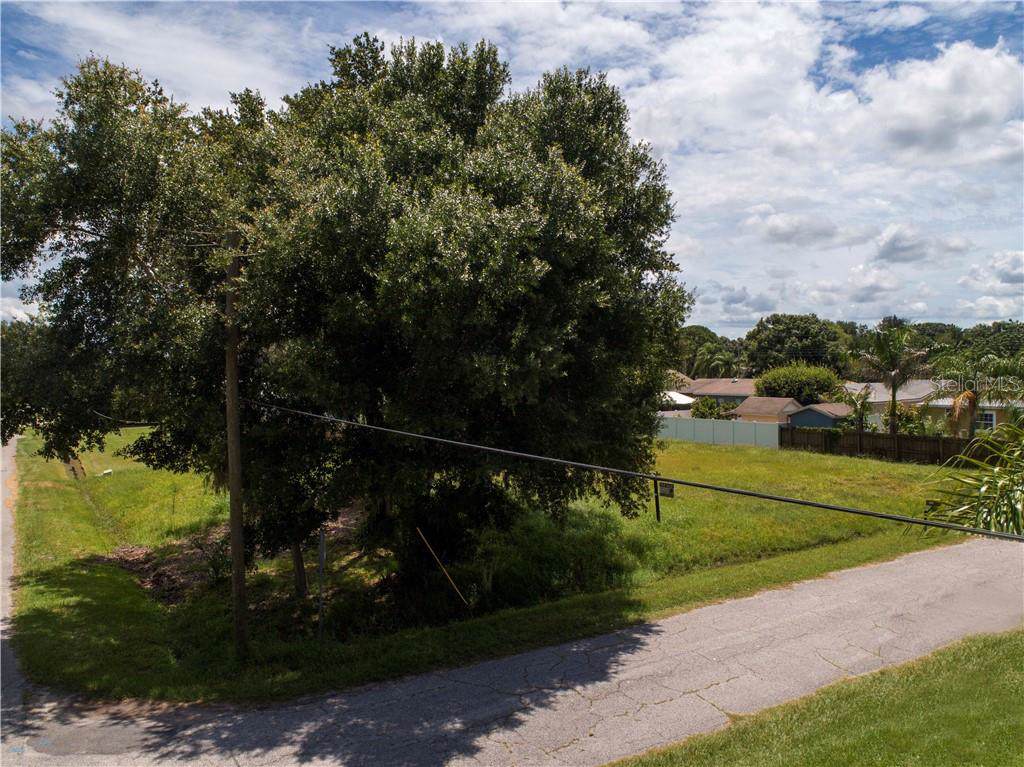1009 Circle - Photo 1