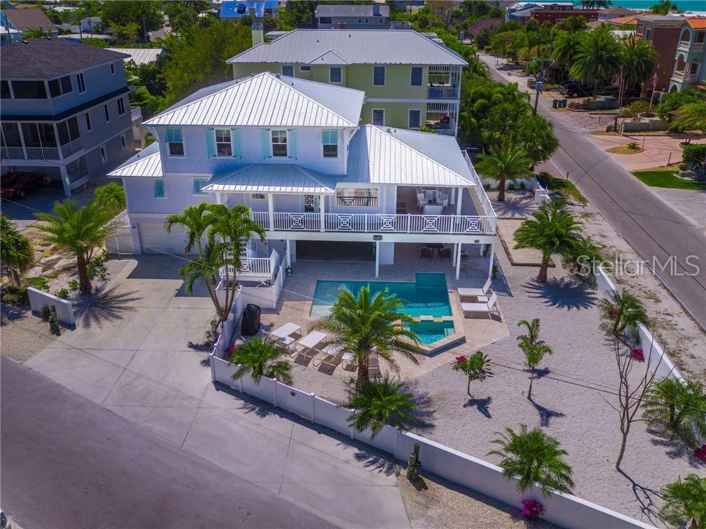 810 Shore Drive - Photo 1