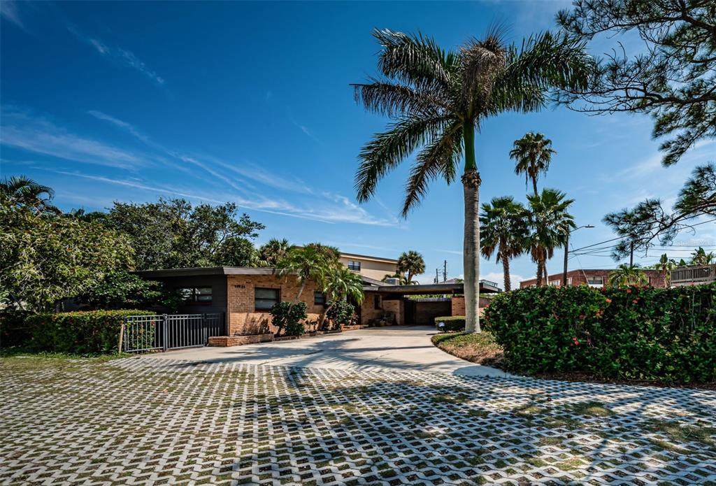 11921 Lagoon Lane - Photo 1
