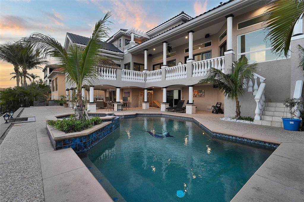 6113 Pasadena Point Boulevard - Photo 1