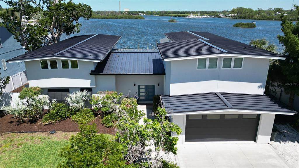 915 Bayshore Drive - Photo 1