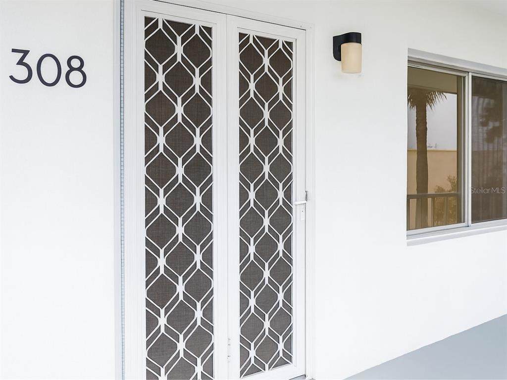 11251 80TH Avenue - Photo 1