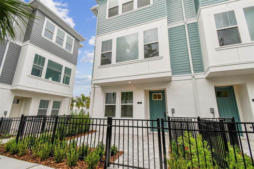475 31ST Way - Photo 1