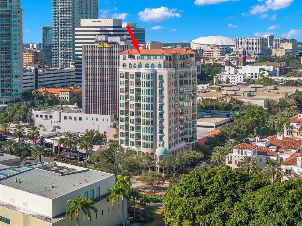 Private elevator foyer