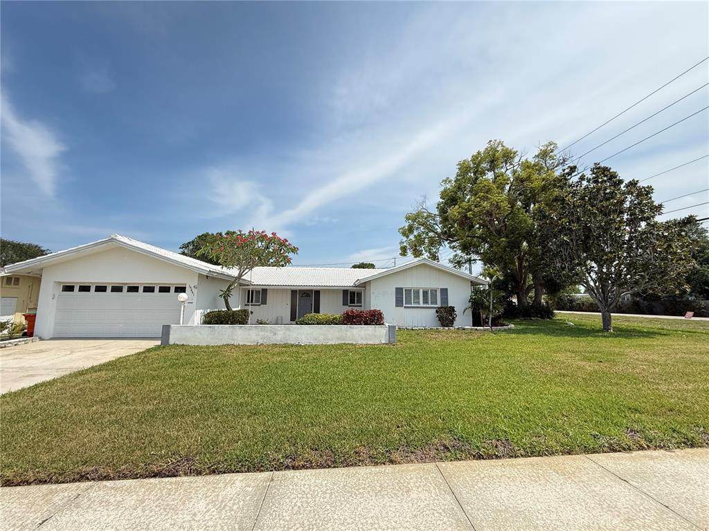 14001 Yacht Club Boulevard - Photo 1