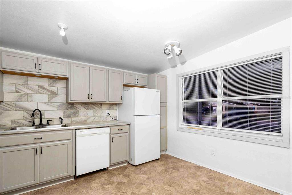 https://bt-photos.global.ssl.fastly.net/mfr/orig_boomver_3_TB8467684-2.jpg