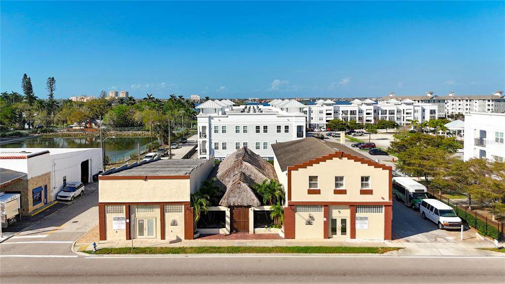 1007 Manatee Avenue - Photo 1
