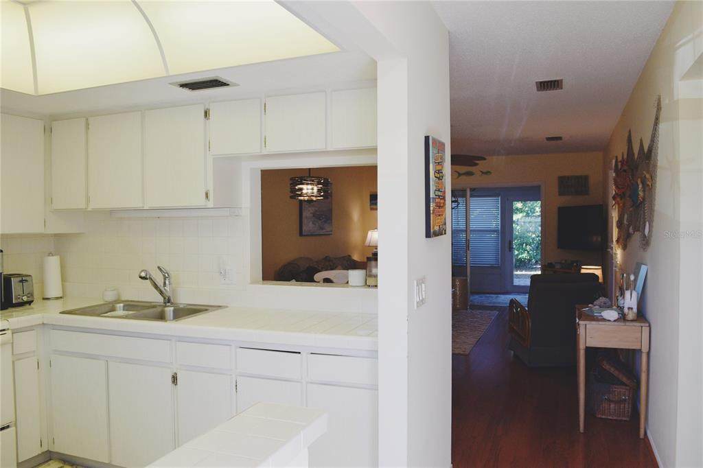 https://bt-photos.global.ssl.fastly.net/mfr/orig_boomver_3_TB8471859-2.jpg