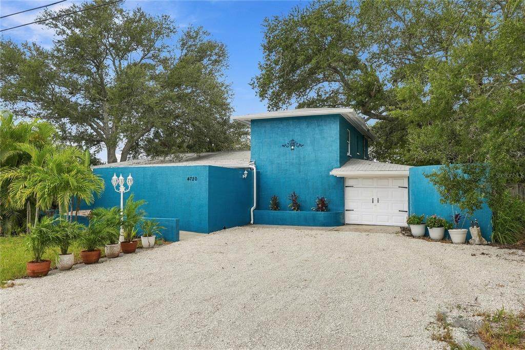 4720 Welch Causeway - Photo 1