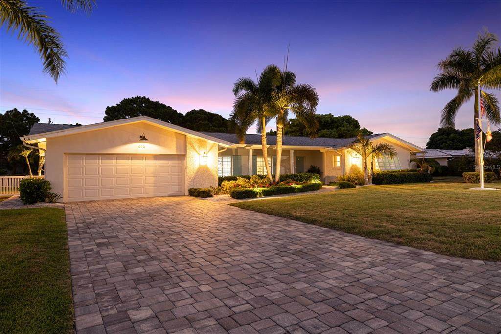 616 Pineland Avenue - Photo 1
