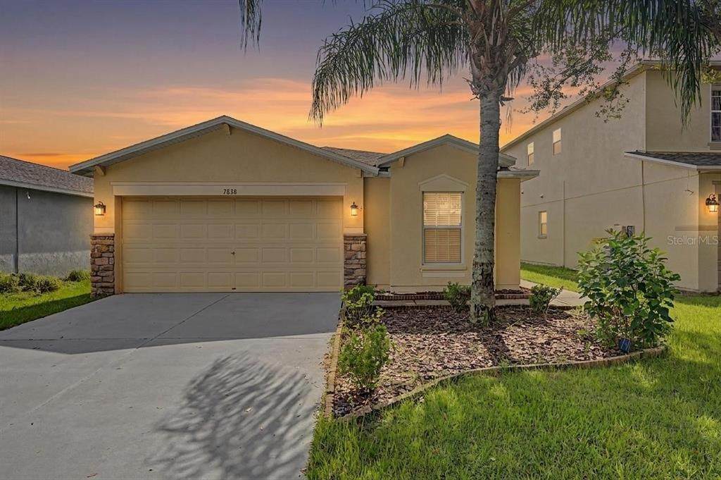 7838 Carriage Pointe Drive - Photo 1