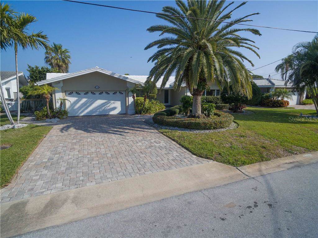 213 Howard Drive - Photo 1