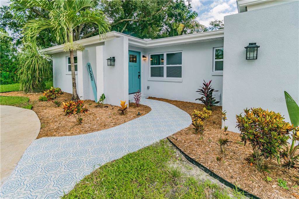 208 89TH Avenue - Photo 1
