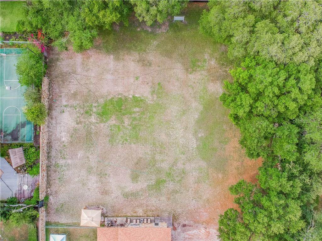 910 42ND Avenue - Photo 1