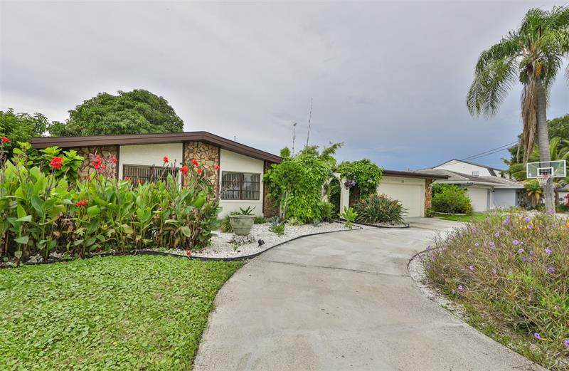 19 Pine Circle - Photo 1