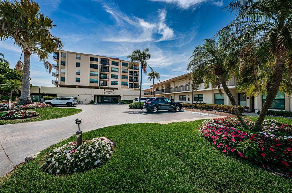 6180 Sun Boulevard - Photo 1
