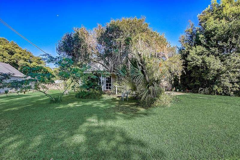 342 Lakeview Drive - Photo 1