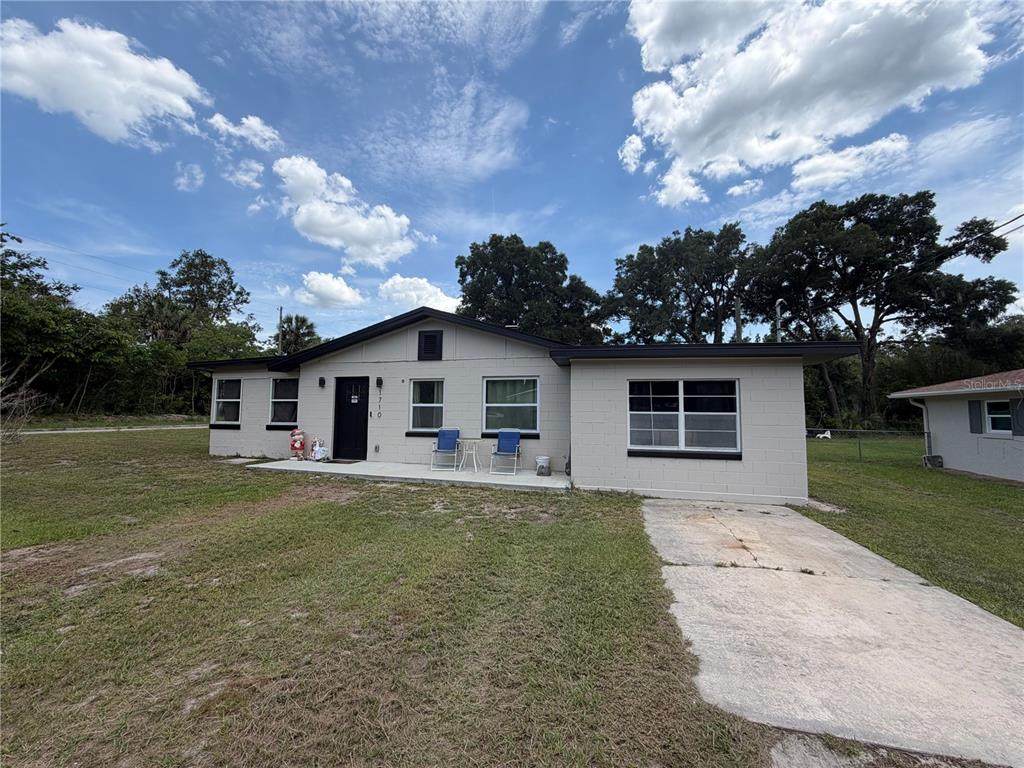 1710 Holly Blvd - Photo 1