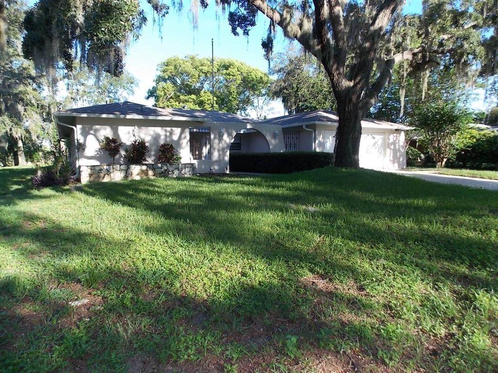 7526 Lake Forest Circle - Photo 1