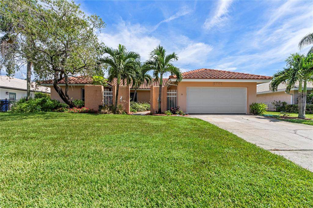 2044 Montana Avenue - Photo 1