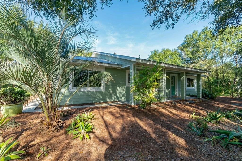 1385 Nw Pine Creek Avenue - Photo 1