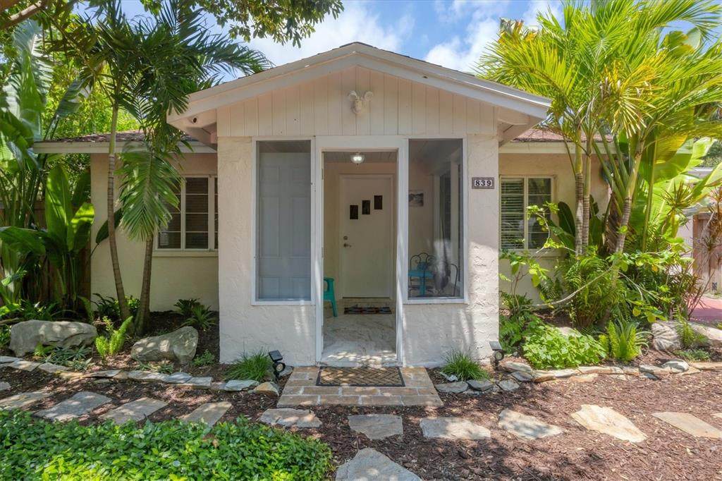 839 40TH Street - Photo 1