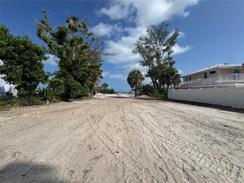831 North Shore Drive - Photo 1