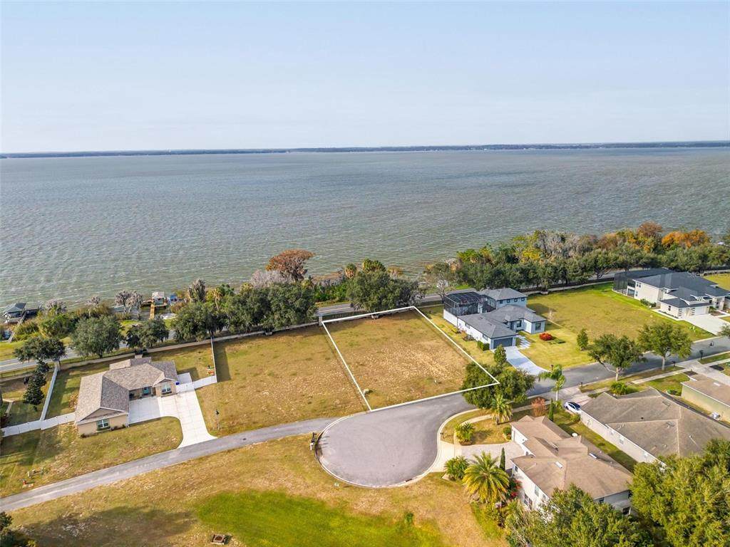 3231 Landing View - Photo 1