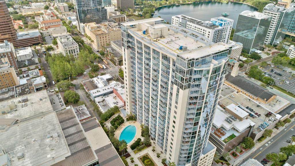 155 Court Avenue - Photo 1