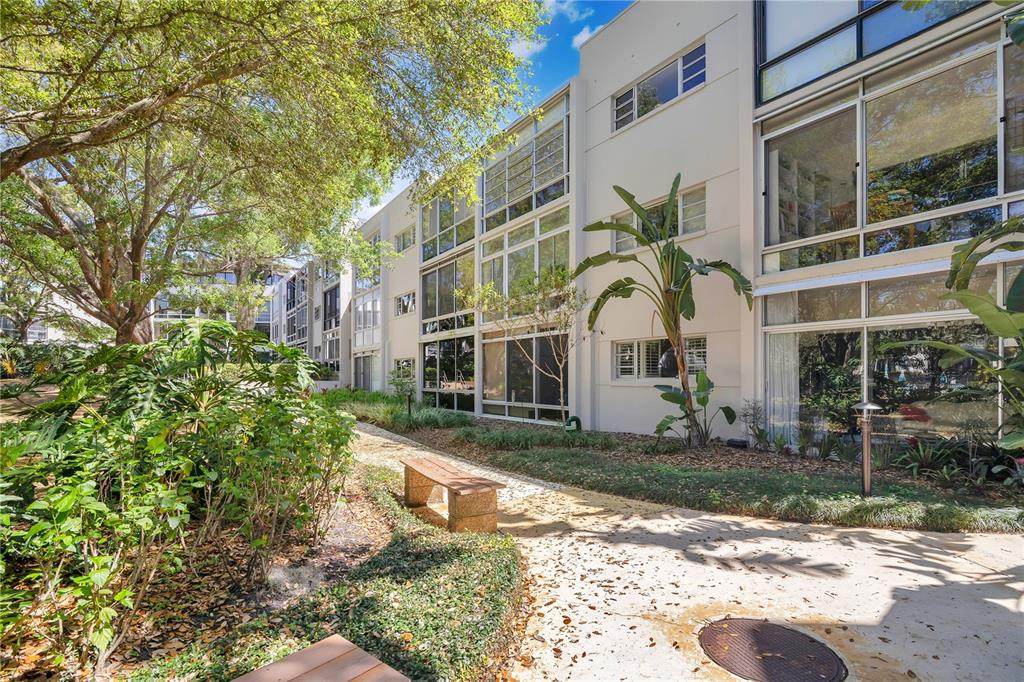 700 Melrose Avenue - Photo 1
