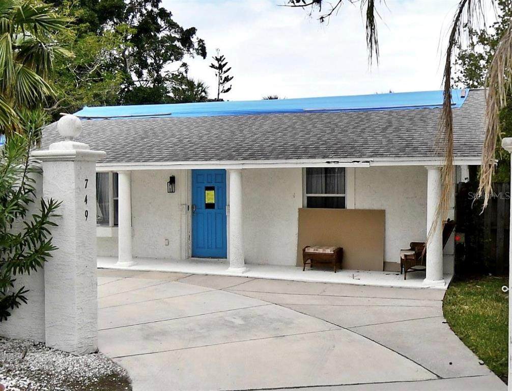 749 Siesta Drive - Photo 1