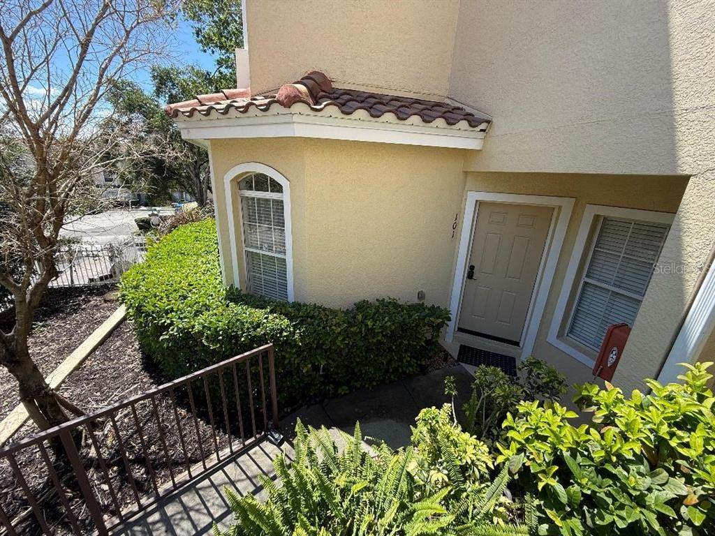 692 Seabrook Court - Photo 1