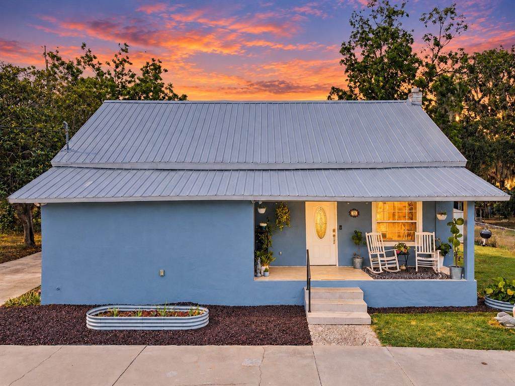 945 Gordon Avenue - Photo 1