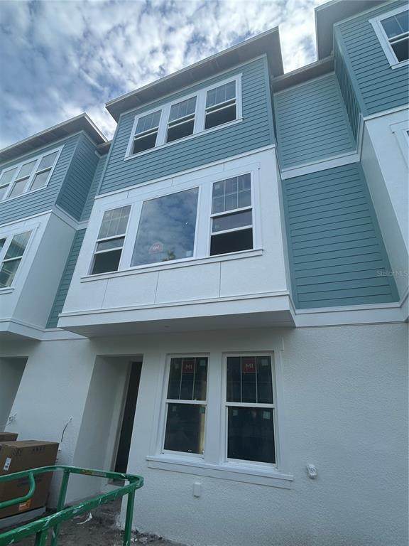 479 31ST Way - Photo 1