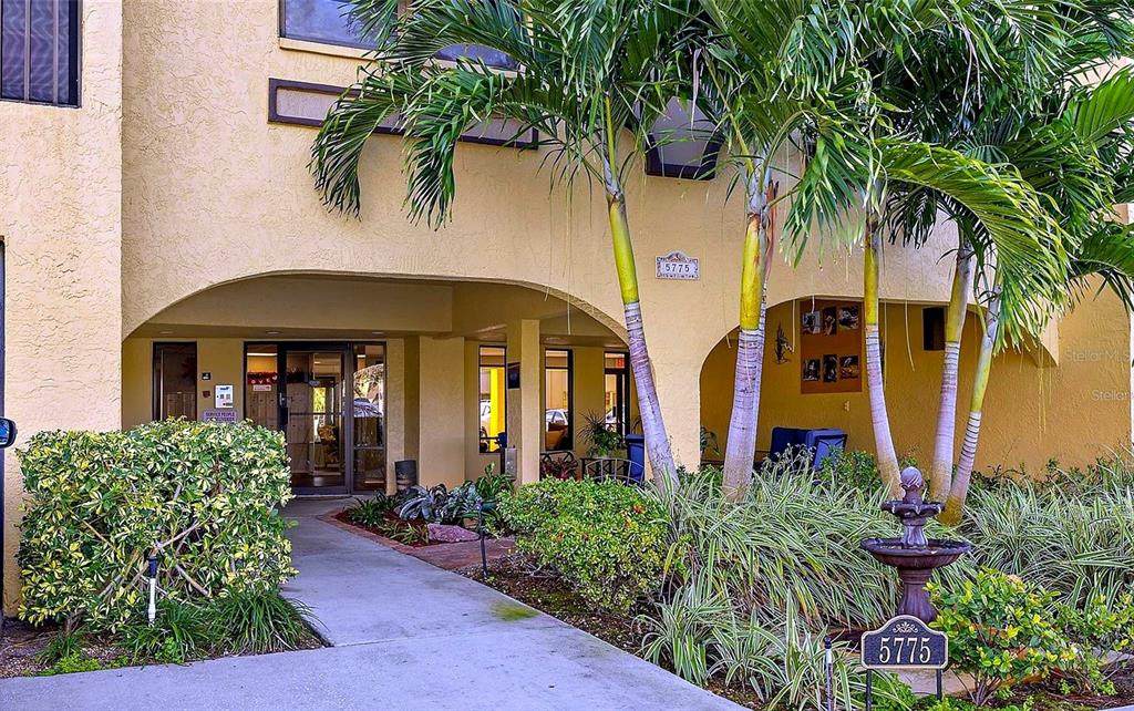 5775 Park Street - Photo 1