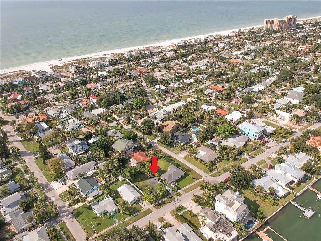720 Bay Esplanade - Photo 1