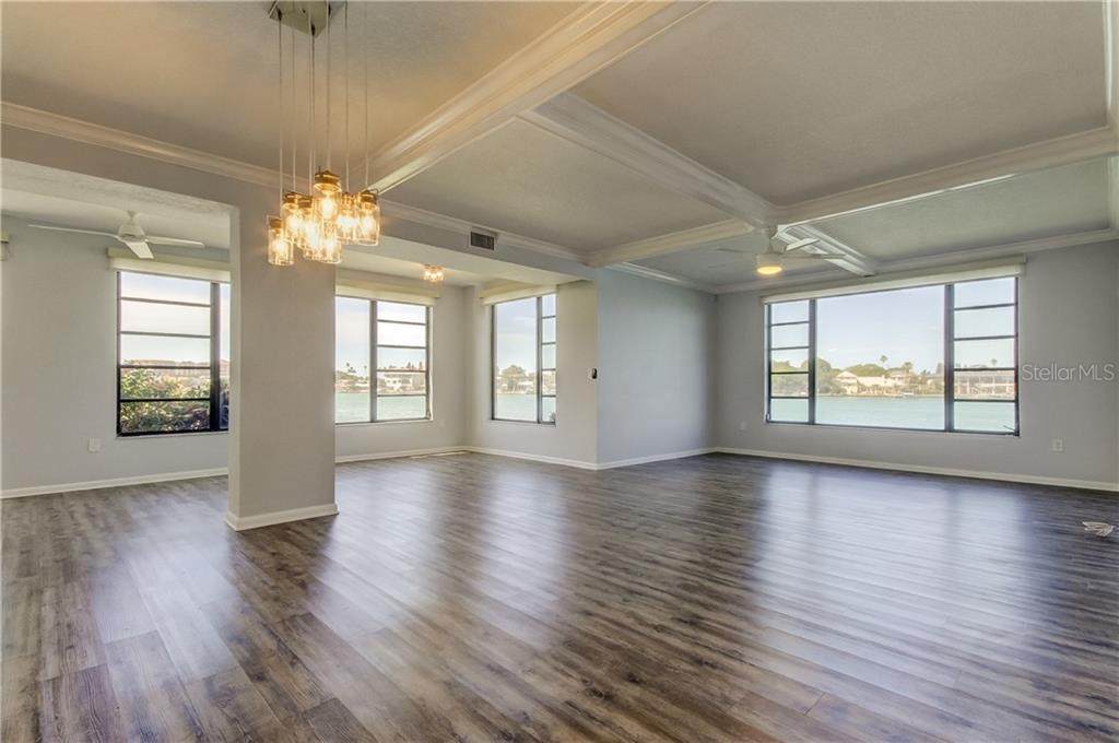 750 Island Way - Photo 1
