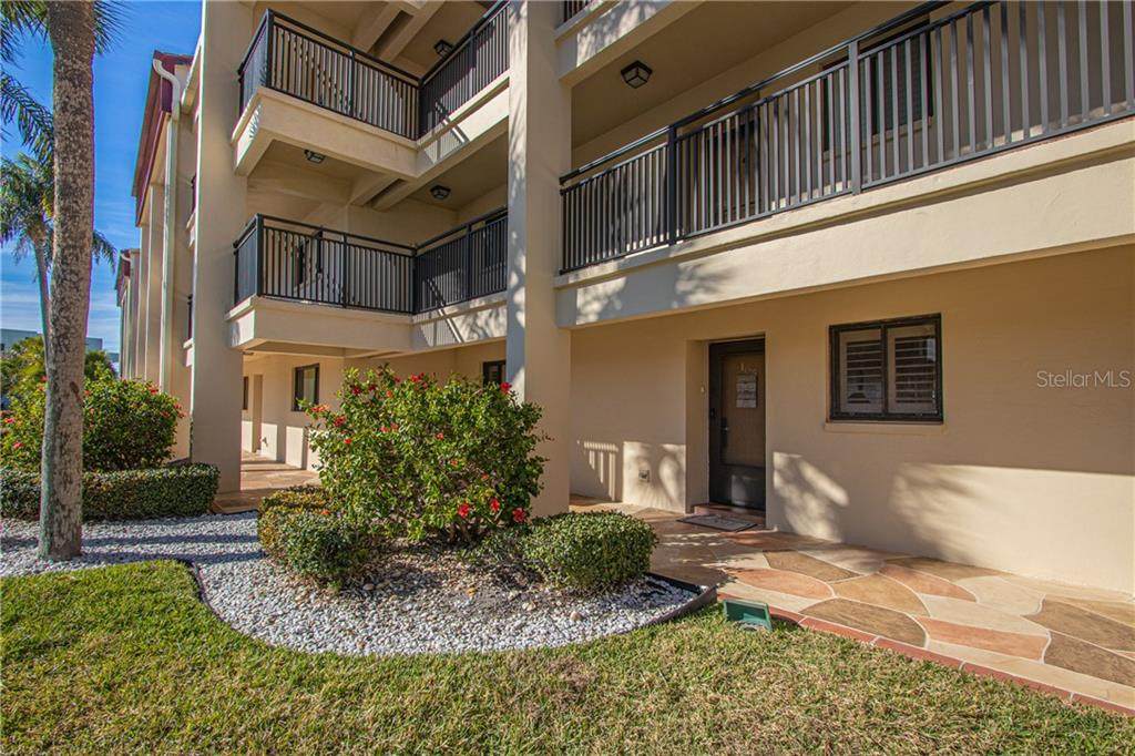 868 Bayway Boulevard - Photo 1