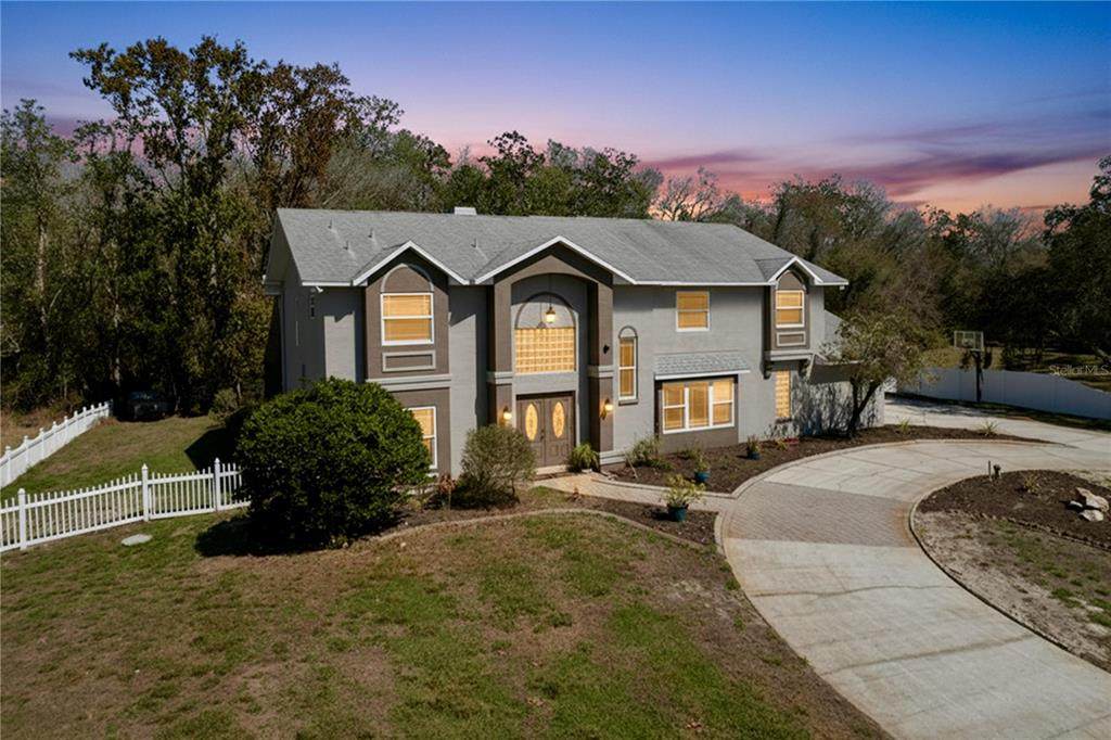 10655 Lakeview Drive - Photo 1