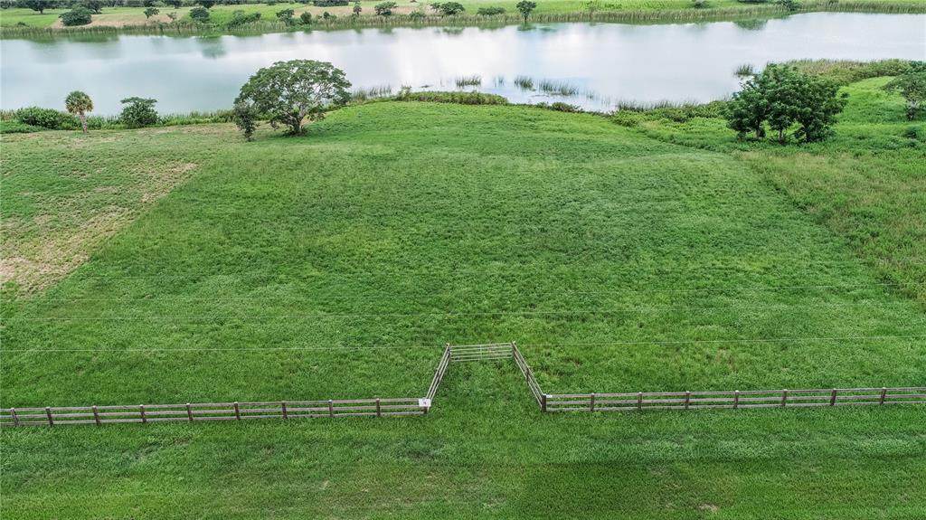 10289 Hwy 555 - Photo 1