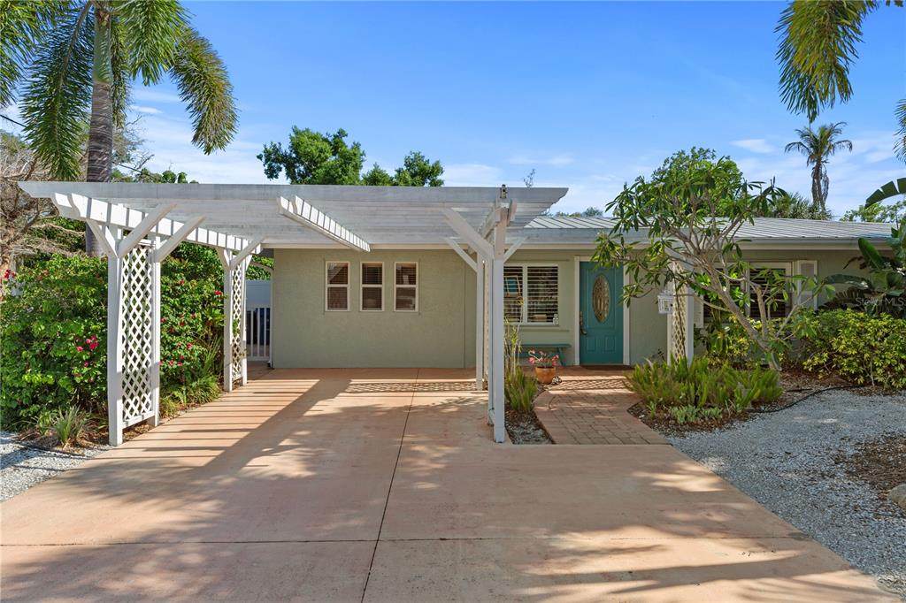 7860 Holiday Drive - Photo 1