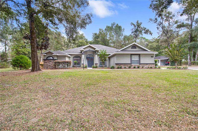 10 Lakeside Drive - Photo 1