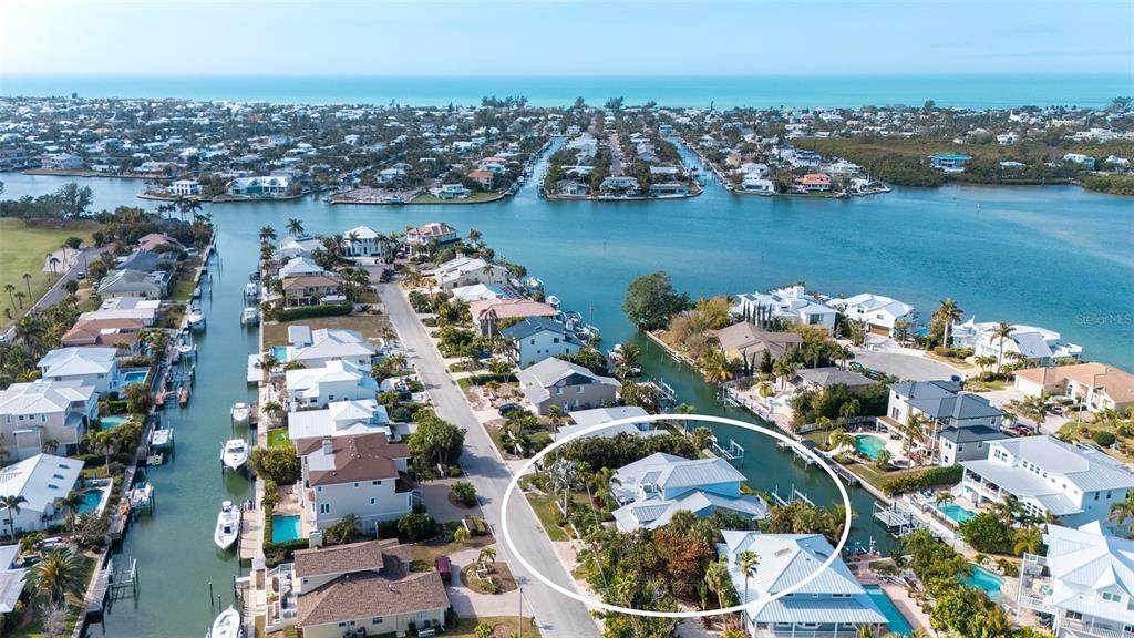 605 Point Drive - Photo 1