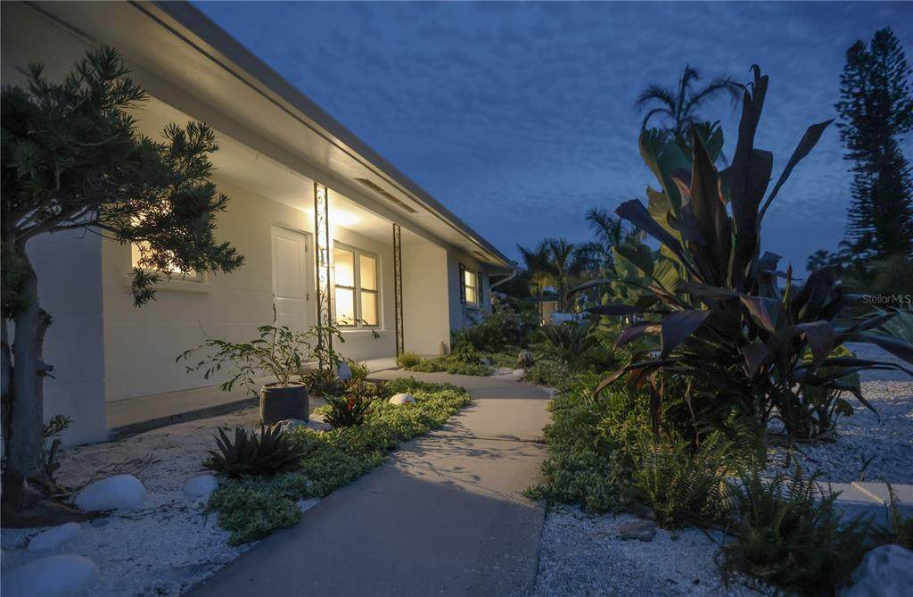 2513 Croton Avenue - Photo 1