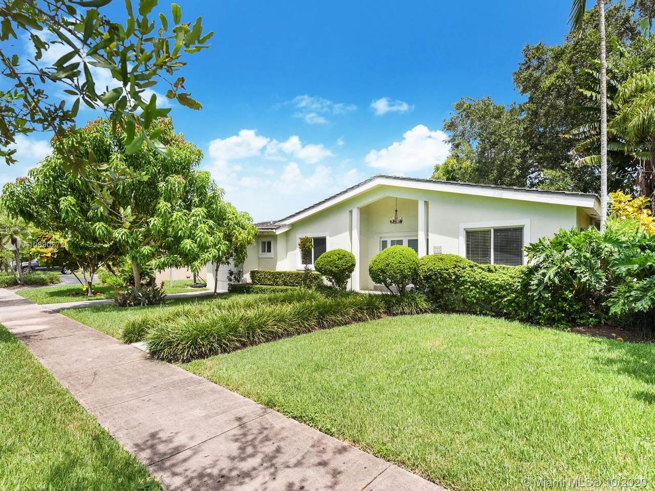 725 Benevento Ave - Photo 1