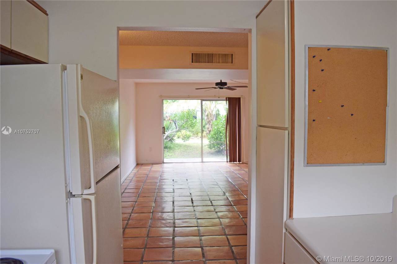 807 Oakland Park Blvd - Photo 1