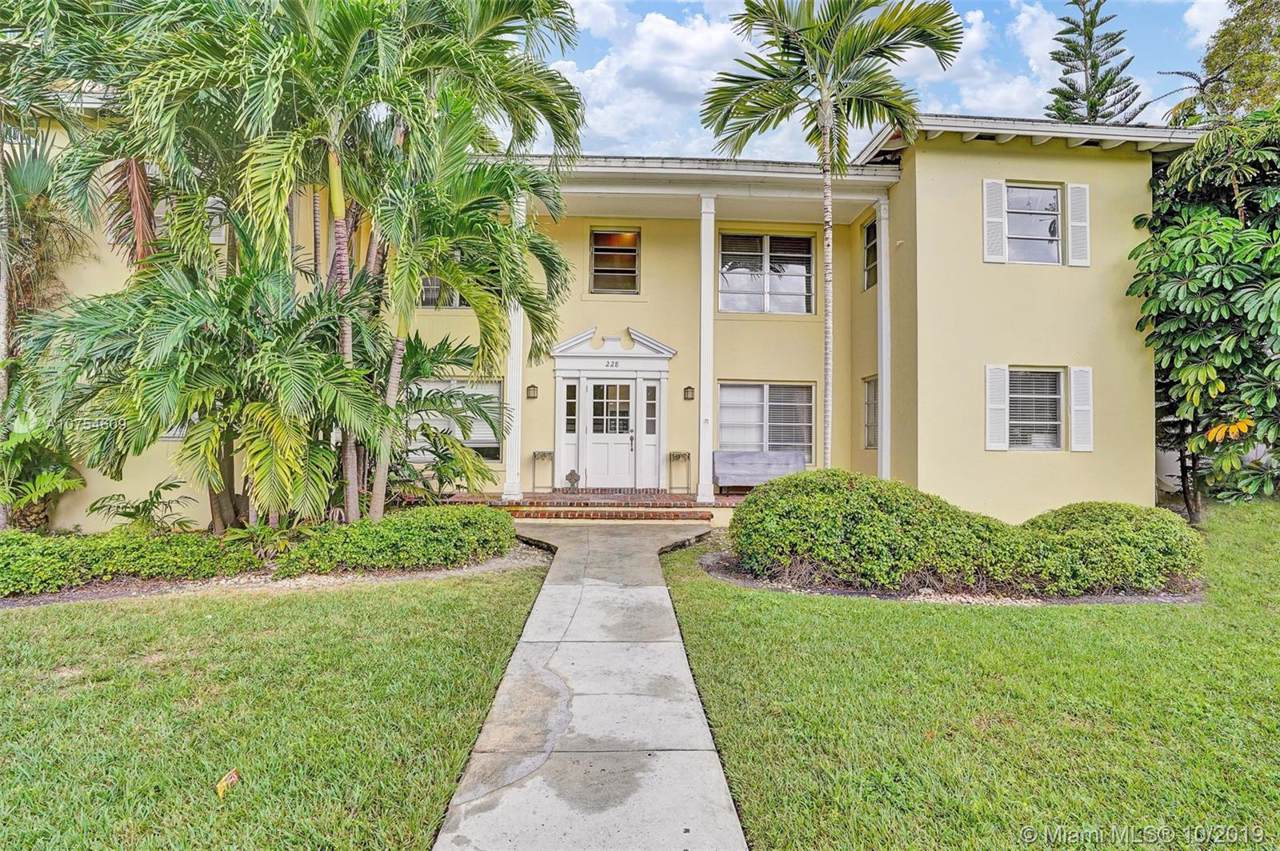 228 Madeira Ave - Photo 1