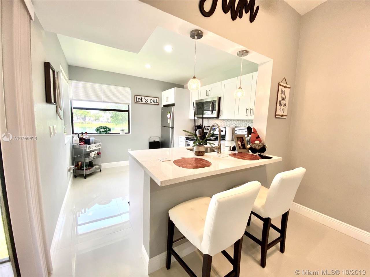 901 Adams Ter - Photo 1