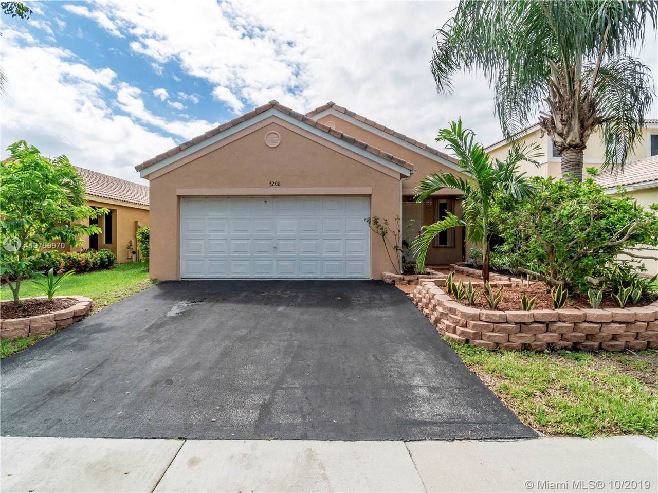 4208 Mahogany Ridge Dr - Photo 1