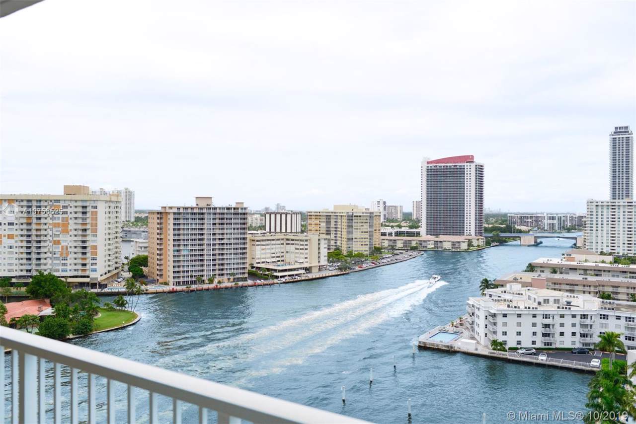 1965 Ocean Dr - Photo 1